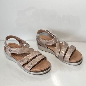 Clarks Calenne Clara Leather Wedges